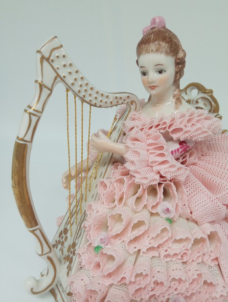 Vintage figurine "Playing the harp"