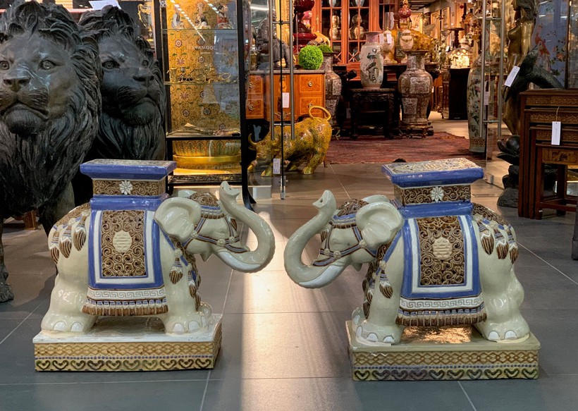 Antique pair sculptures "Elephants"