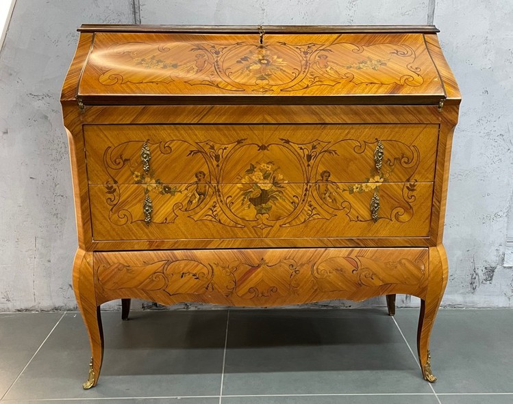 Antique chest of drawers, rococo