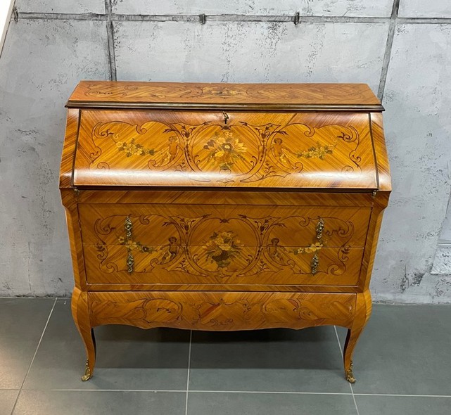 Antique chest of drawers, rococo