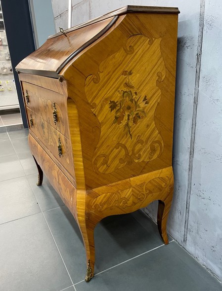 Antique chest of drawers, rococo