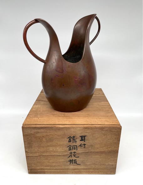 Vase-jug