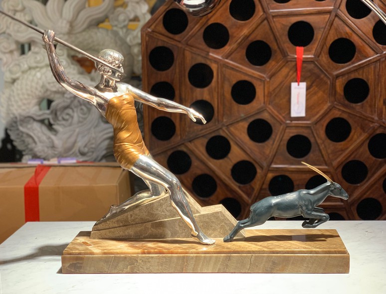Антикварная скульптура 
«Диана-охотница»