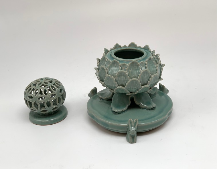 Antique fragrance bowl,
Japan