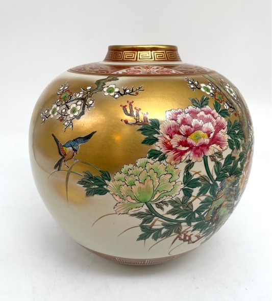 Antique vase Kutani