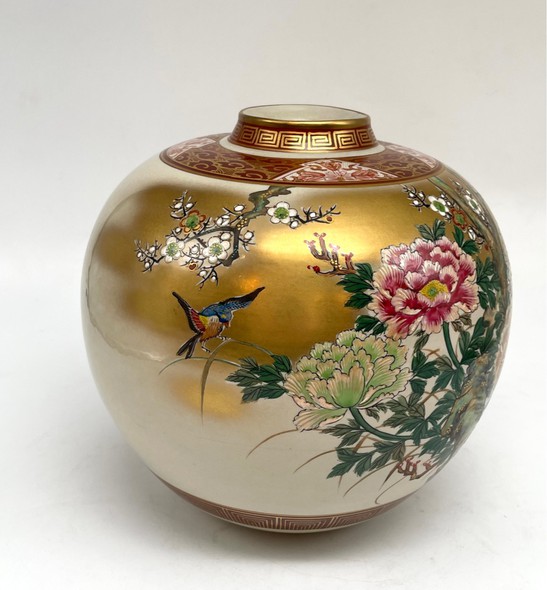 Antique vase Kutani