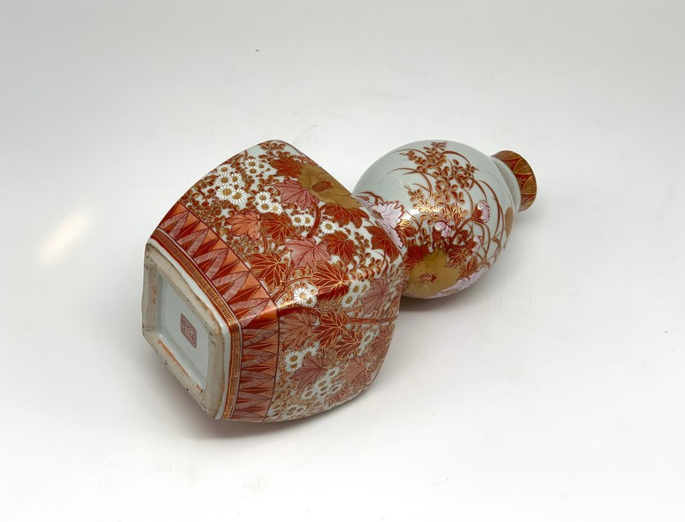 Антикварная ваза в форме тыквы-горлянки, Кутани
