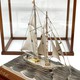 Винтажная модель
парусной яхты