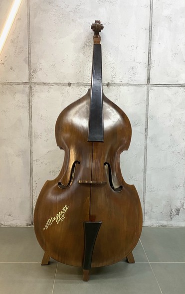 Vintage bar "Contrabass"