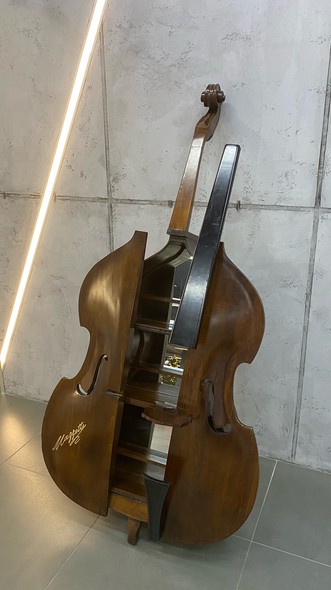 Vintage bar "Contrabass"