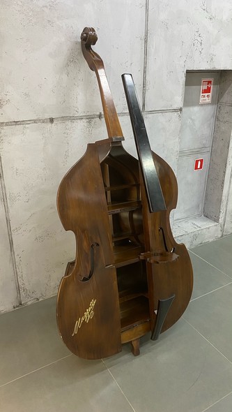 Vintage bar "Contrabass"