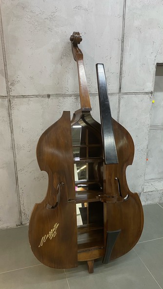 Vintage bar "Contrabass"