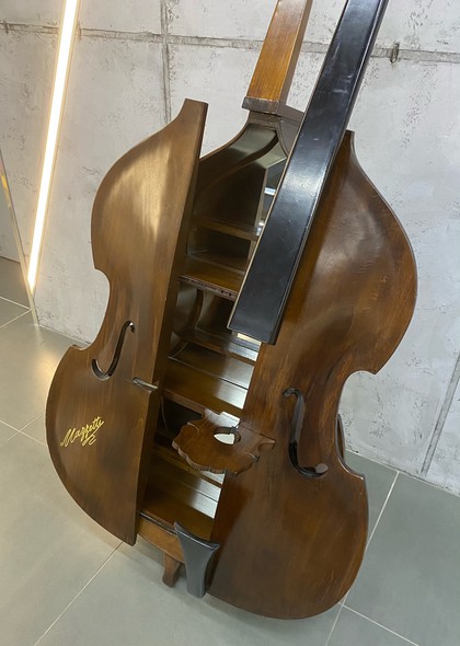 Vintage bar "Contrabass"