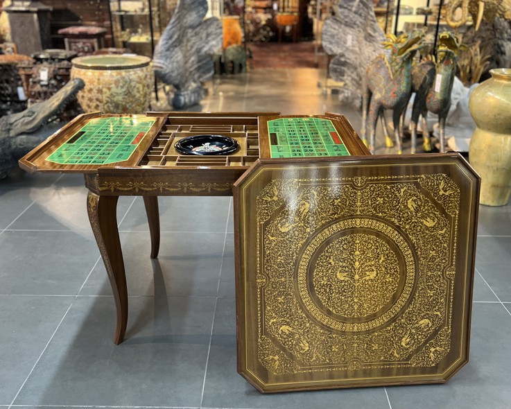 Vintage gaming table