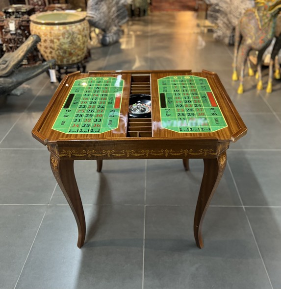 Vintage gaming table