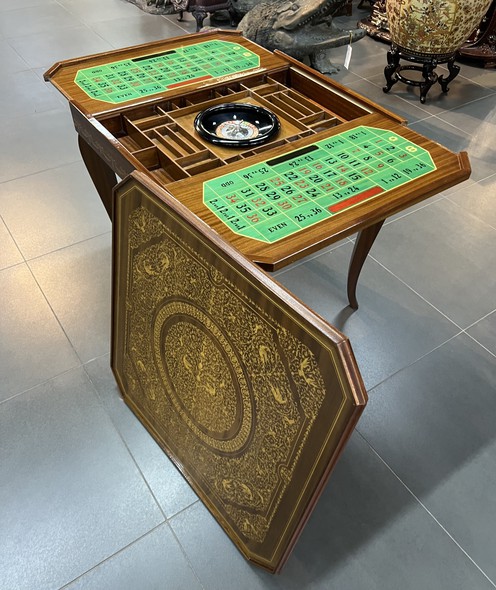 Vintage gaming table