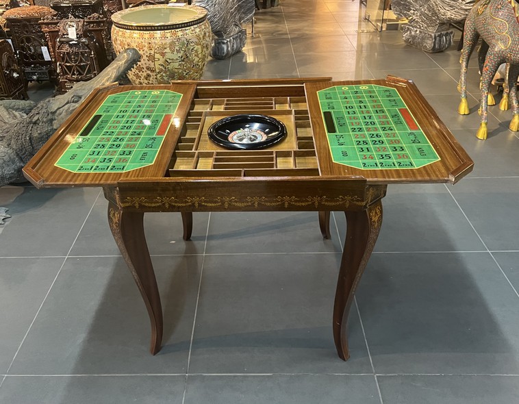 Vintage gaming table