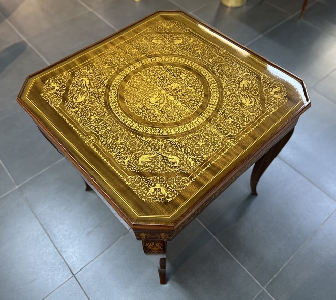 Vintage gaming table