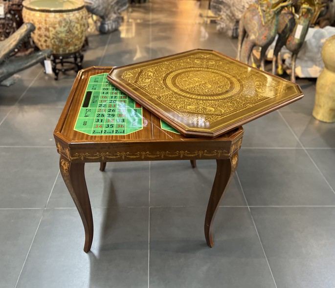 Vintage gaming table