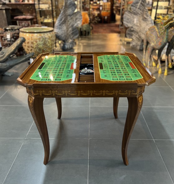 Vintage gaming table