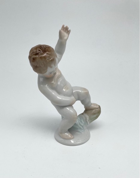 Antique figurine "Putti"