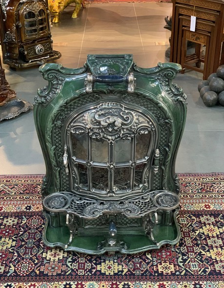 Antique cast iron stove "La Salamandre"