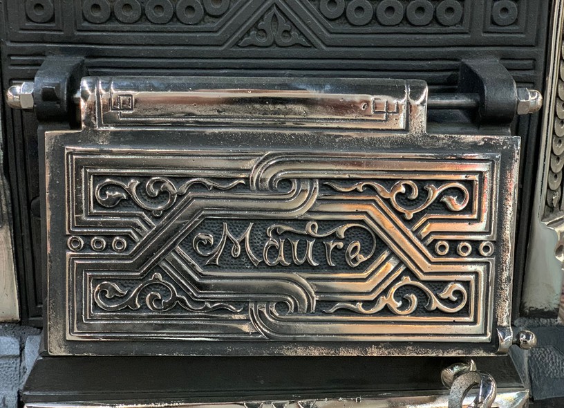 Antique oven "Maure"