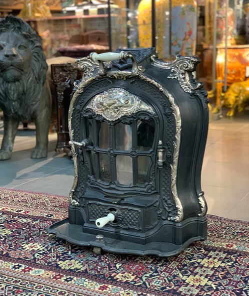 Antique stove "Salamandra"