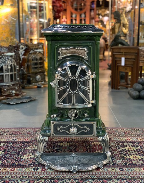 Antique oven