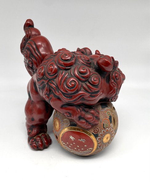 antique pho dog sculpture