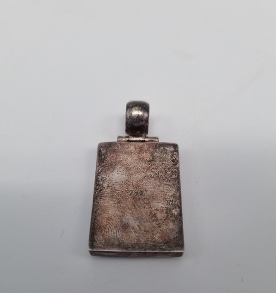 Vintage pendant with mother-of-pearl