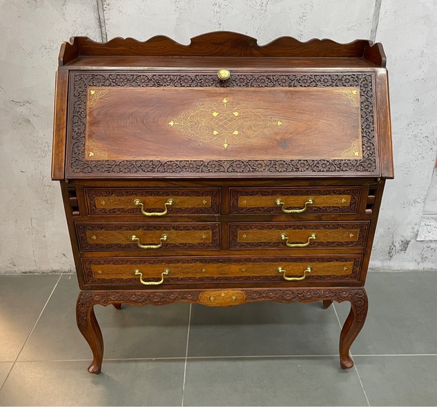 Antiquarian office-secretary