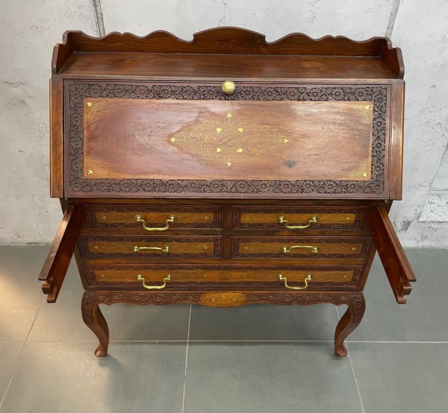 Antiquarian office-secretary