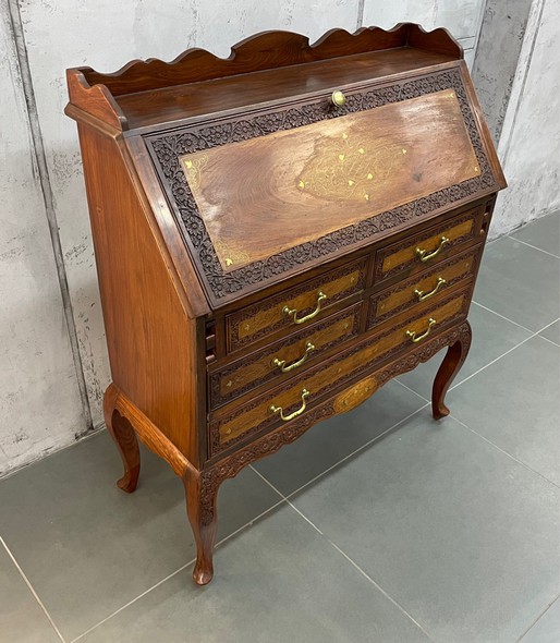 Antiquarian office-secretary