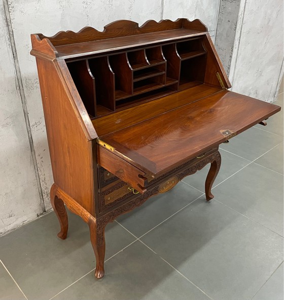 Antiquarian office-secretary