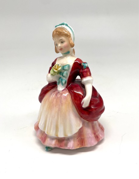 Винтажная статуэтка "Девушка в платье" Royal Doulton