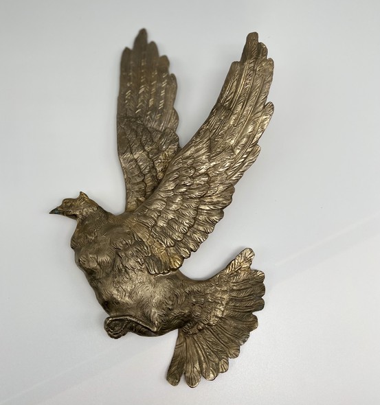 Необычная скульптура «Орел»