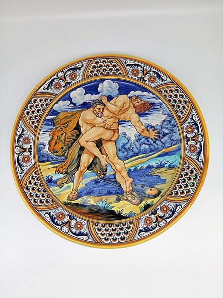 Антикварная тарелка "Геракл и Антей"