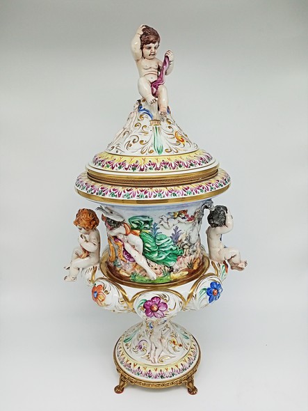 Антикварная ваза Каподимонте