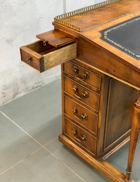 Antiquarian office-secretary