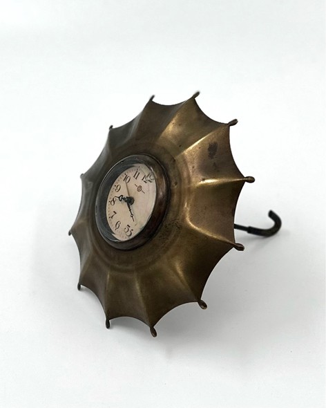 Антикварные латунные часы-зонтик