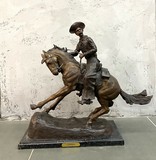 Скульптура из бронзы "Ковбой"