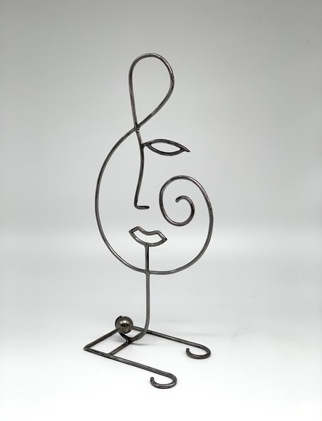 Sculpture "Treble clef"