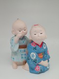 Винтажная скульптура 
«Дети в кимоно»