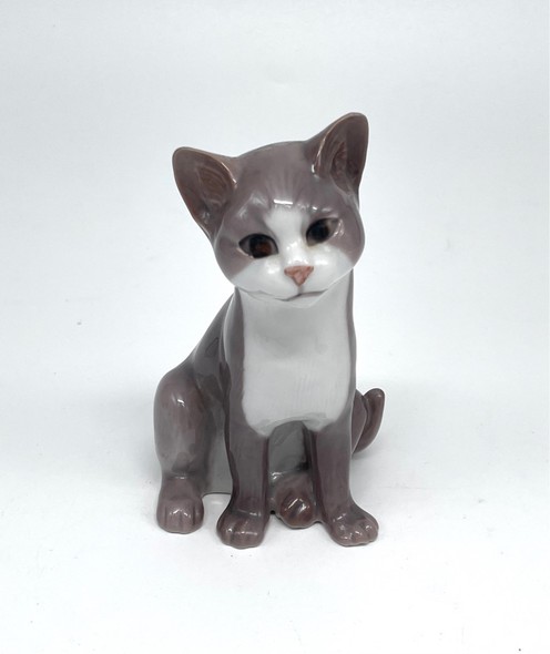 Antique figurine "Cat"