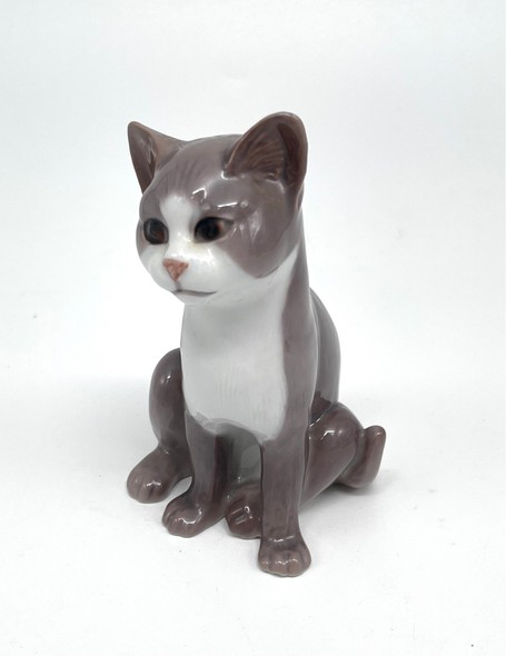 Antique figurine "Cat"