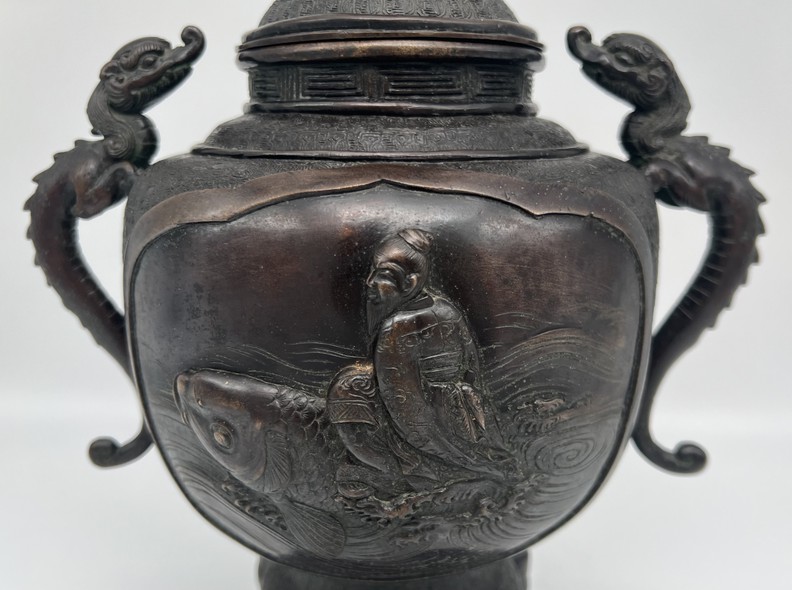 Antique vase with lid,
bronze