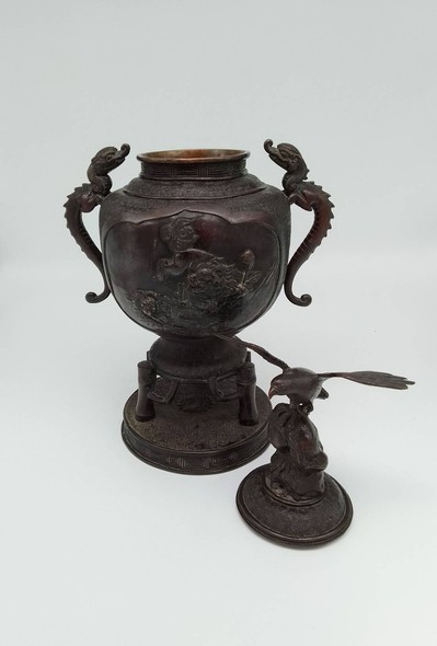 Antique vase with lid,
bronze