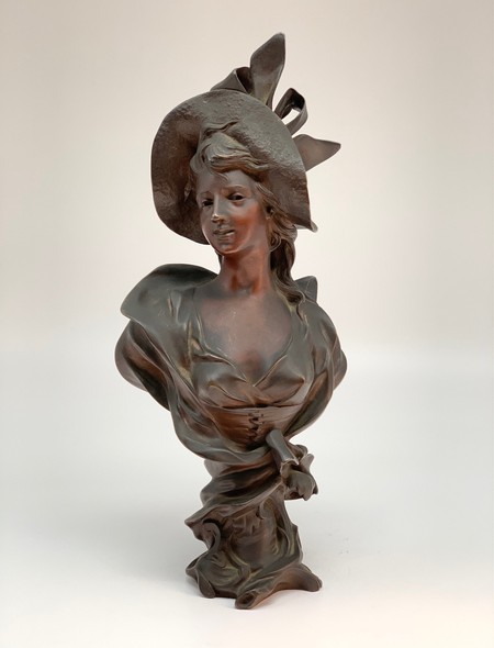 Antique bust "Girl"