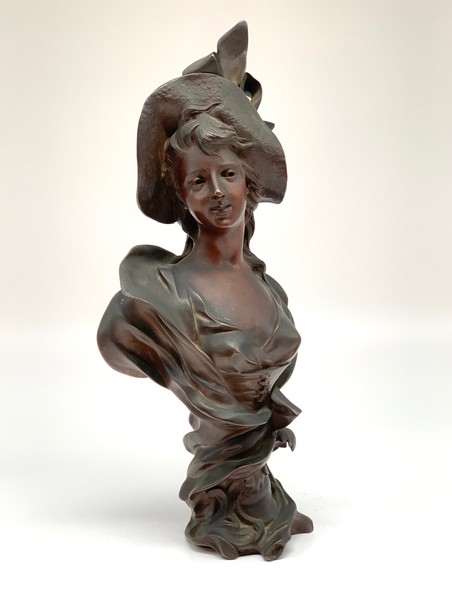 Antique bust "Girl"